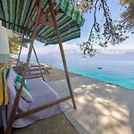 Holiday home Robinson House Destina Bogomolje