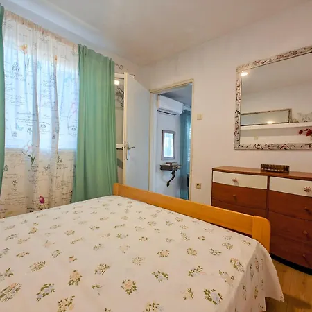 Robinson House Destina בוגומוליה